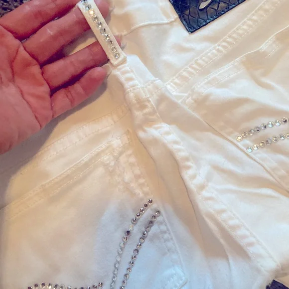 A7 white jeweled jeans. Size 27. Ripped accents, jeweled throughout. Fabulous - Picture 5 of 7